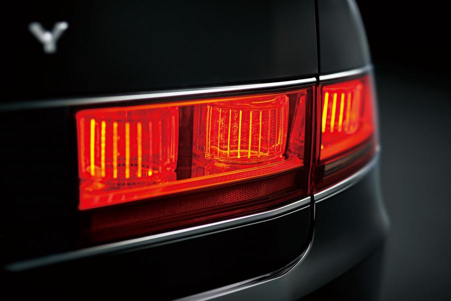 Детали экстерьера Toyota Century 2018 года  (фото 11 из 24)
